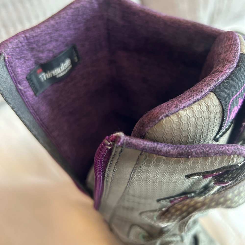 Ahnu Women's Gray and Purple Winter Boots - Picture 6 of 9